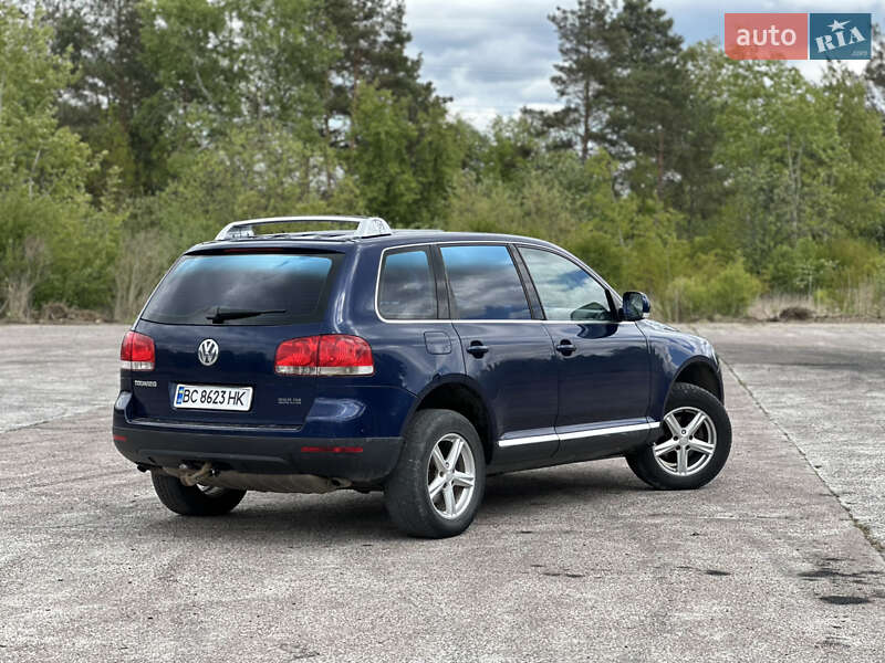 Внедорожник / Кроссовер Volkswagen Touareg 2005 в Новояворовске
