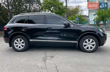 Позашляховик / Кросовер Volkswagen Touareg 2013 в Києві