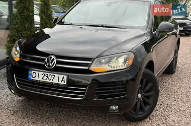Позашляховик / Кросовер Volkswagen Touareg 2012 в 