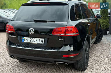 Позашляховик / Кросовер Volkswagen Touareg 2012 в 