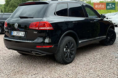 Позашляховик / Кросовер Volkswagen Touareg 2012 в 