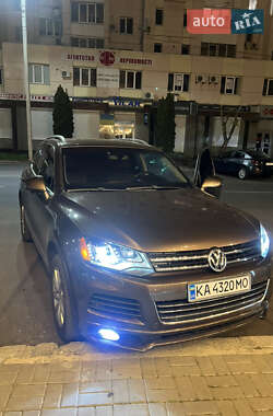 Внедорожник / Кроссовер Volkswagen Touareg 2010 в 