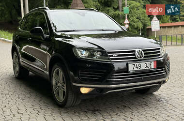 Внедорожник / Кроссовер Volkswagen Touareg 2017 в 