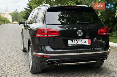 Внедорожник / Кроссовер Volkswagen Touareg 2017 в 