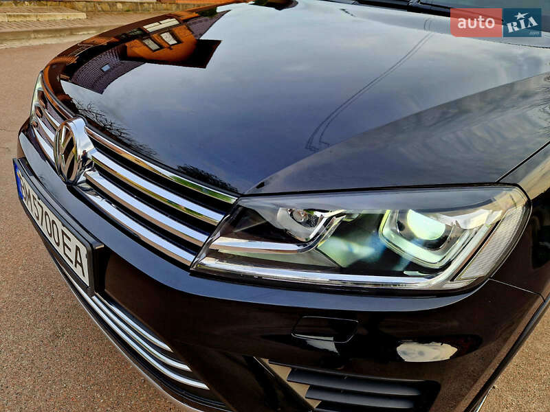 Внедорожник / Кроссовер Volkswagen Touareg 2016 в Шостке