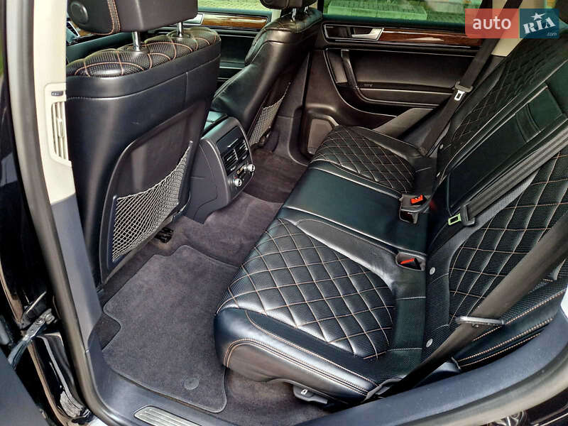 Внедорожник / Кроссовер Volkswagen Touareg 2016 в Шостке