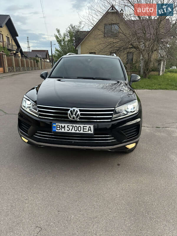 Внедорожник / Кроссовер Volkswagen Touareg 2016 в Шостке