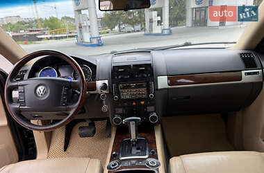 Внедорожник / Кроссовер Volkswagen Touareg 2007 в 