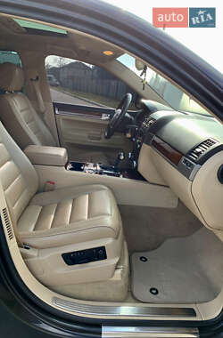 Позашляховик / Кросовер Volkswagen Touareg 2004 в 