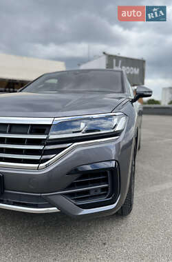 Внедорожник / Кроссовер Volkswagen Touareg 2019 в Киеве