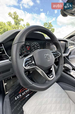 Внедорожник / Кроссовер Volkswagen Touareg 2024 в 