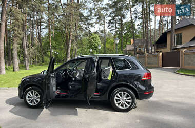 Внедорожник / Кроссовер Volkswagen Touareg 2012 в 
