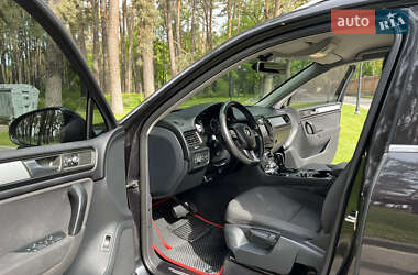 Внедорожник / Кроссовер Volkswagen Touareg 2012 в 
