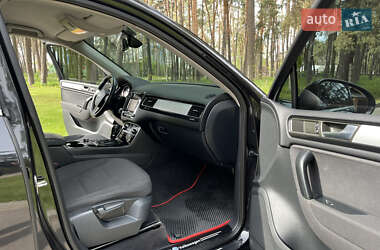 Внедорожник / Кроссовер Volkswagen Touareg 2012 в 