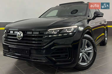 Внедорожник / Кроссовер Volkswagen Touareg 2019 в 