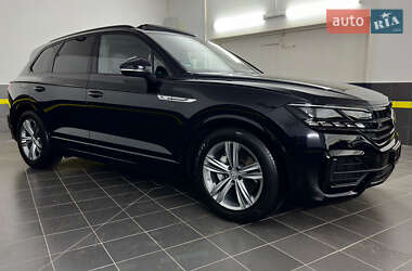 Внедорожник / Кроссовер Volkswagen Touareg 2019 в 