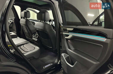 Внедорожник / Кроссовер Volkswagen Touareg 2019 в 