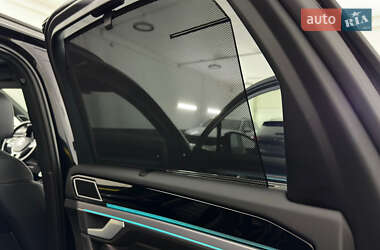 Внедорожник / Кроссовер Volkswagen Touareg 2019 в 