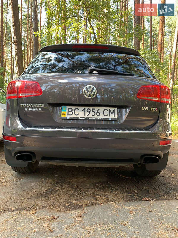 Внедорожник / Кроссовер Volkswagen Touareg 2011 в Львове