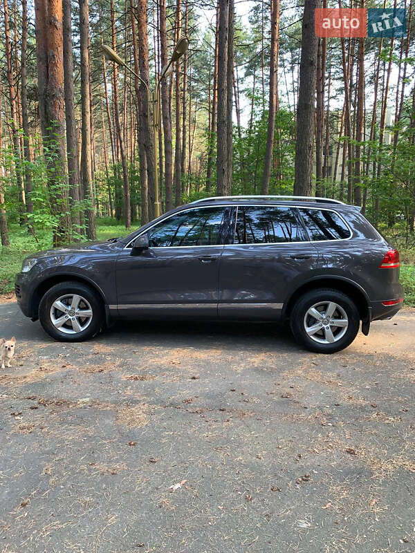 Внедорожник / Кроссовер Volkswagen Touareg 2011 в Львове