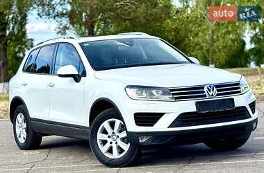 Внедорожник / Кроссовер Volkswagen Touareg 2015 в Каменском