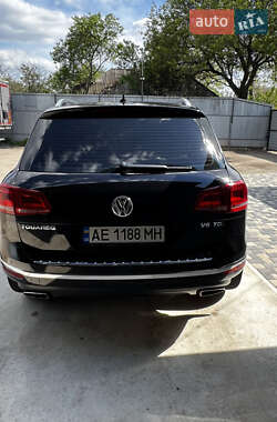 Позашляховик / Кросовер Volkswagen Touareg 2016 в 