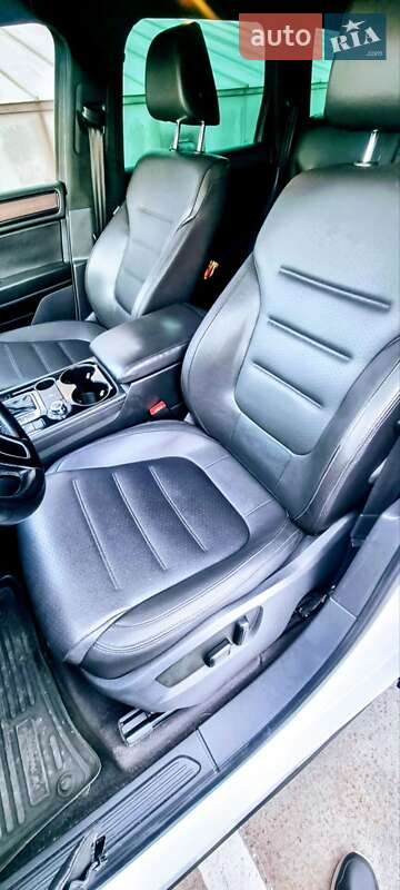 Внедорожник / Кроссовер Volkswagen Touareg 2013 в Киеве фото 17 Внедорожник / Кроссовер Volkswagen Touareg 2013 в Киеве