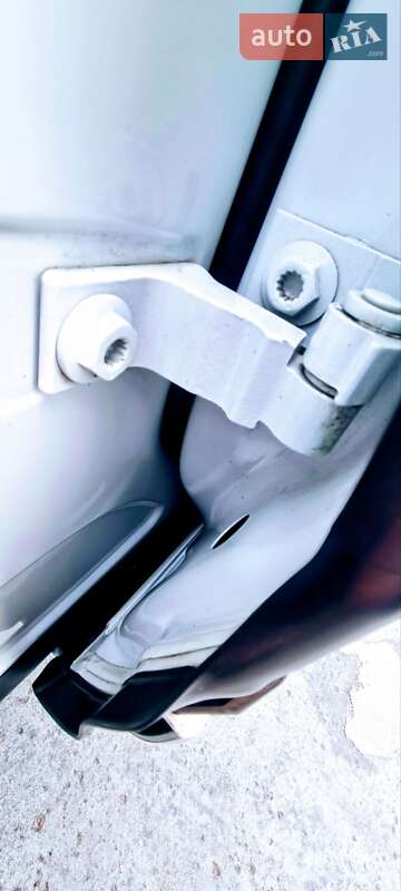 Внедорожник / Кроссовер Volkswagen Touareg 2013 в Киеве фото 21 Внедорожник / Кроссовер Volkswagen Touareg 2013 в Киеве