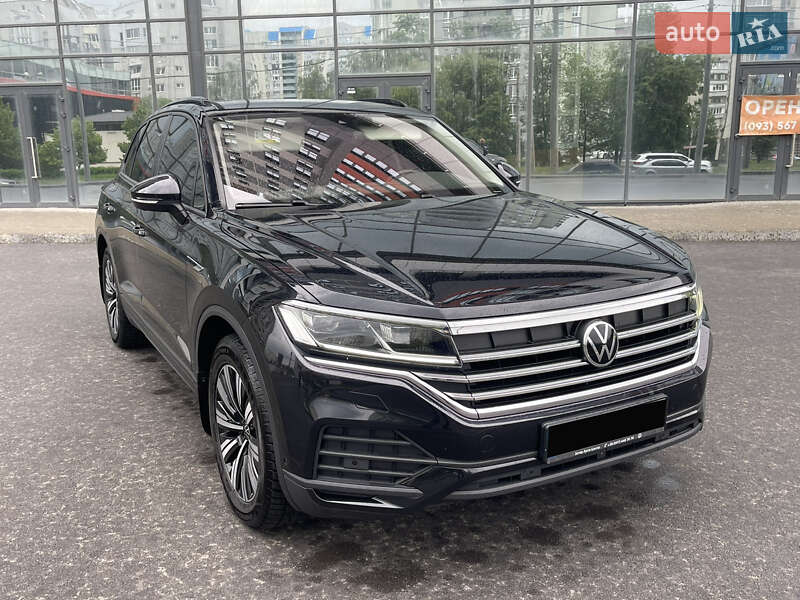 Позашляховик / Кросовер Volkswagen Touareg 2021 в Харкові