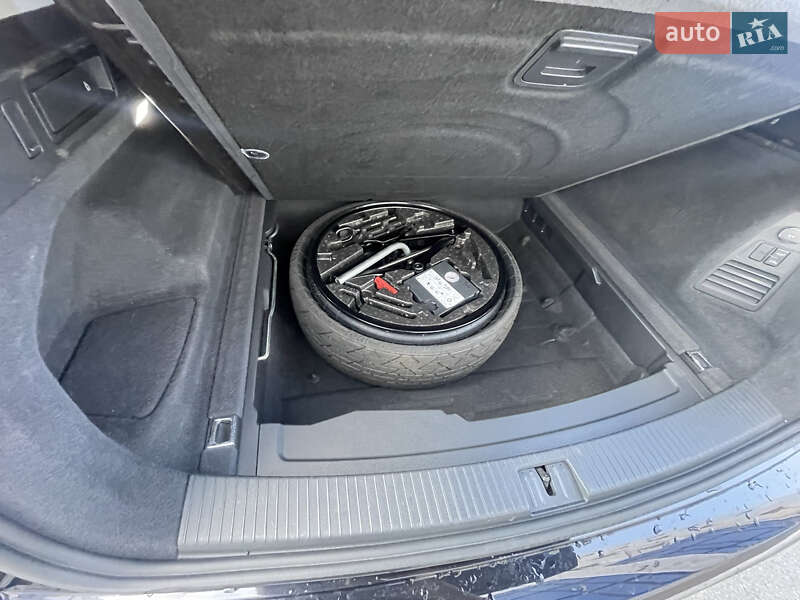 Позашляховик / Кросовер Volkswagen Touareg 2021 в Харкові