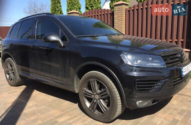 Внедорожник / Кроссовер Volkswagen Touareg 2016 в Киеве