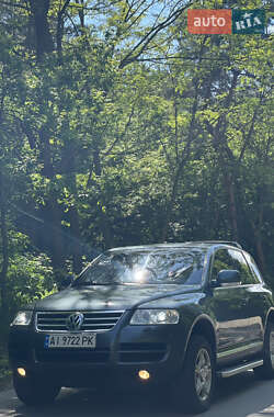 Внедорожник / Кроссовер Volkswagen Touareg 2004 в 