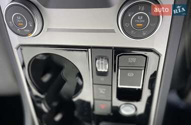 Внедорожник / Кроссовер Volkswagen Touareg 2020 в 