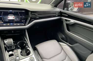 Внедорожник / Кроссовер Volkswagen Touareg 2020 в 