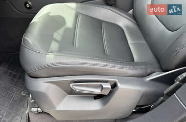 Внедорожник / Кроссовер Volkswagen Touareg 2013 в 