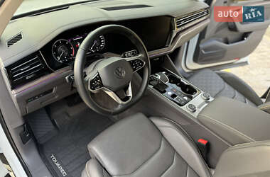 Внедорожник / Кроссовер Volkswagen Touareg 2020 в 