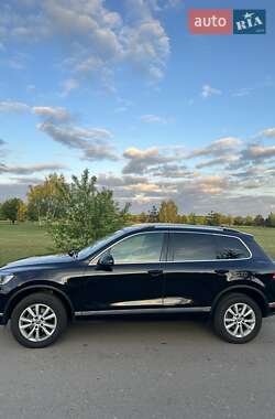 Позашляховик / Кросовер Volkswagen Touareg 2017 в Києві