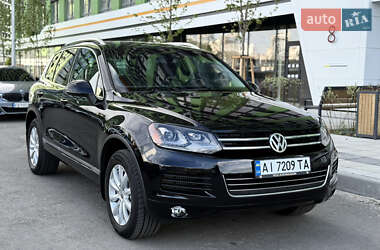 Позашляховик / Кросовер Volkswagen Touareg 2014 в Києві