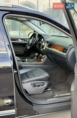 Внедорожник / Кроссовер Volkswagen Touareg 2014 в 