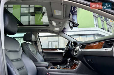 Внедорожник / Кроссовер Volkswagen Touareg 2014 в 