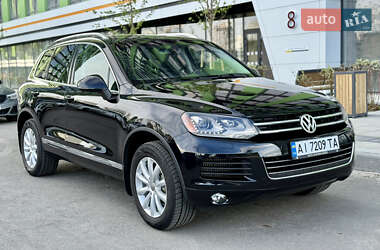 Внедорожник / Кроссовер Volkswagen Touareg 2014 в 