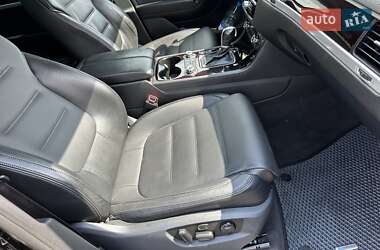 Внедорожник / Кроссовер Volkswagen Touareg 2011 в 