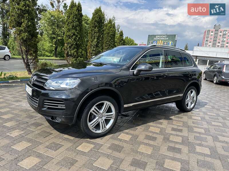 Позашляховик / Кросовер Volkswagen Touareg 2011 в Хмельницькому