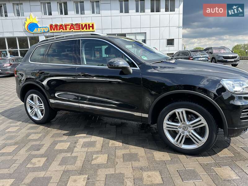 Позашляховик / Кросовер Volkswagen Touareg 2011 в Хмельницькому