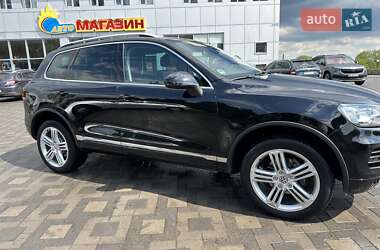 Внедорожник / Кроссовер Volkswagen Touareg 2011 в 
