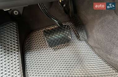 Внедорожник / Кроссовер Volkswagen Touareg 2011 в 