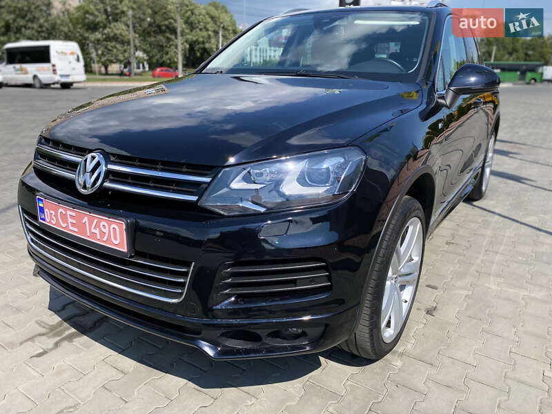 Позашляховик / Кросовер Volkswagen Touareg 2014 в 