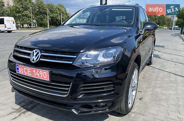 Позашляховик / Кросовер Volkswagen Touareg 2014 в 