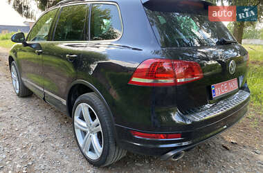 Позашляховик / Кросовер Volkswagen Touareg 2014 в 