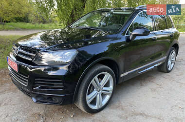 Позашляховик / Кросовер Volkswagen Touareg 2014 в 